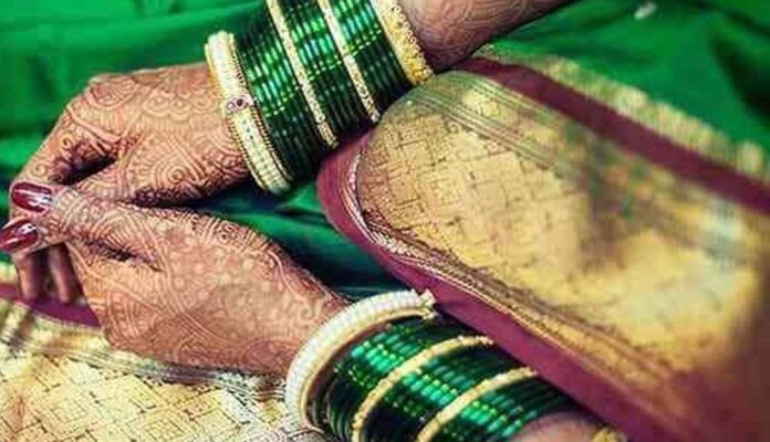 Why do wear Bangles in Hand