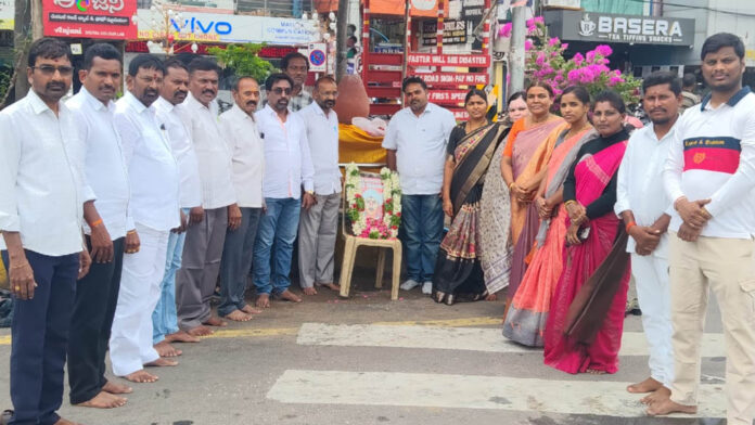 doddi komuraiah in karimnagar
